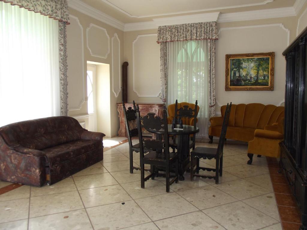 Sir David Balaton Castle Apartmanok Balatonszepezd Habitación foto